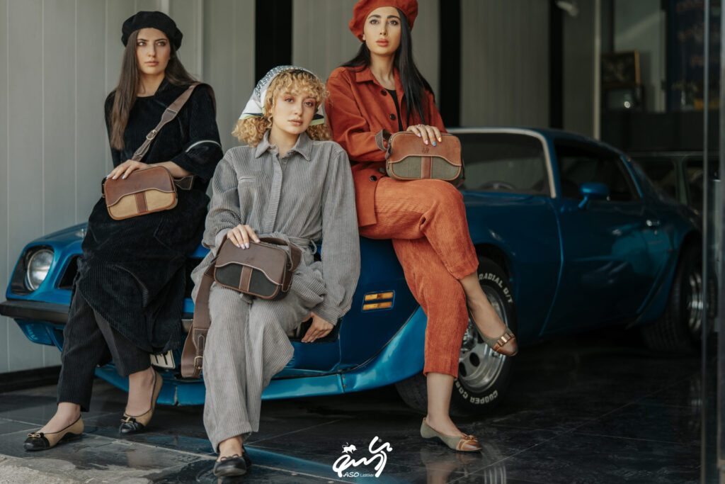 کیف دوشی ترکیب چرم و برزنت زنانه مدل اینانا