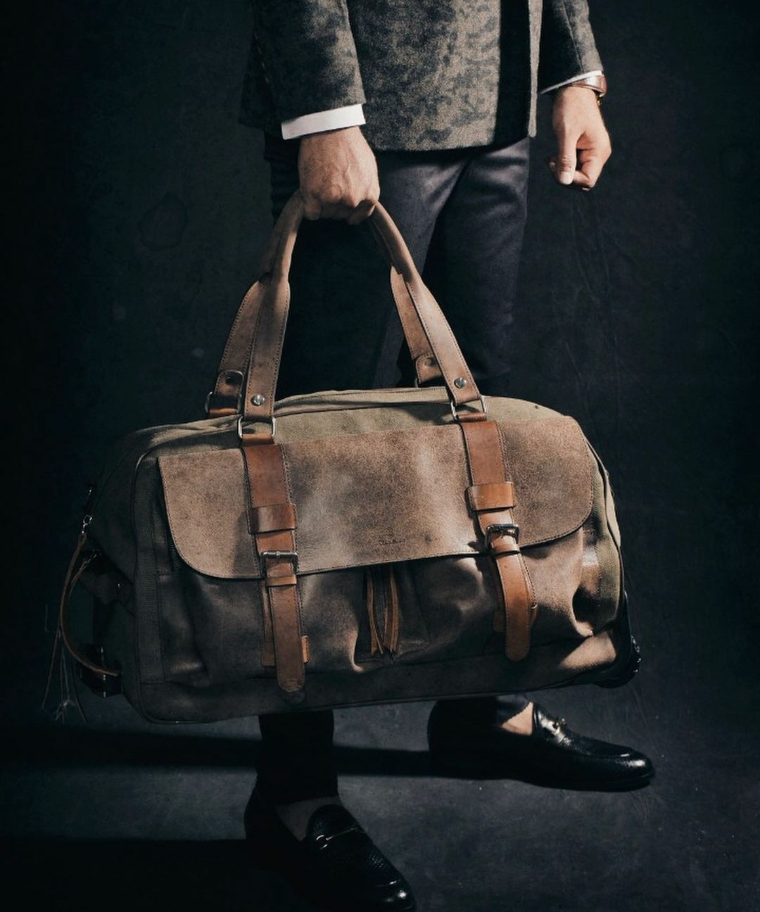 چمدان اسپرت ترکیب چرم و برزنت مدل ونداد